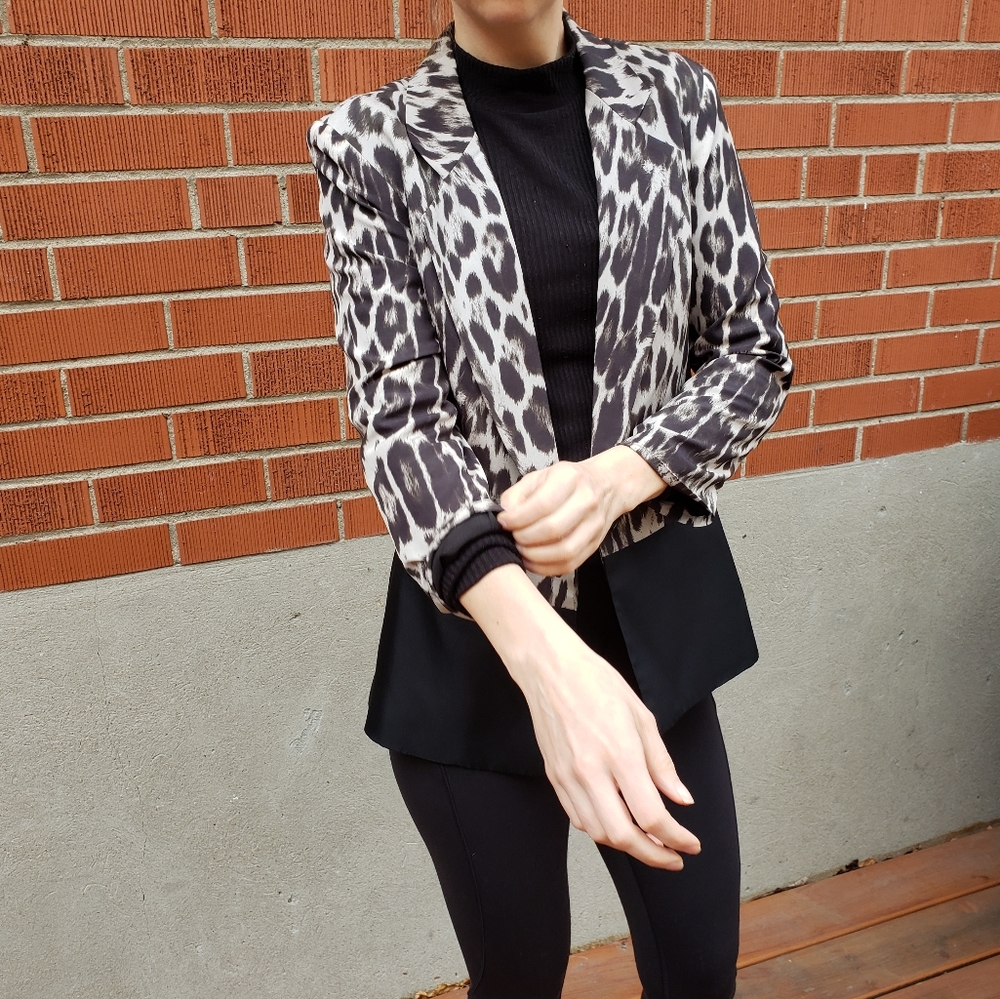 Chic printed Charles Henry blazer